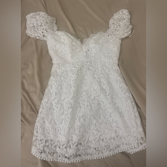 saints+secrets Dresses & Skirts - Elegant White Lace Mini Dress